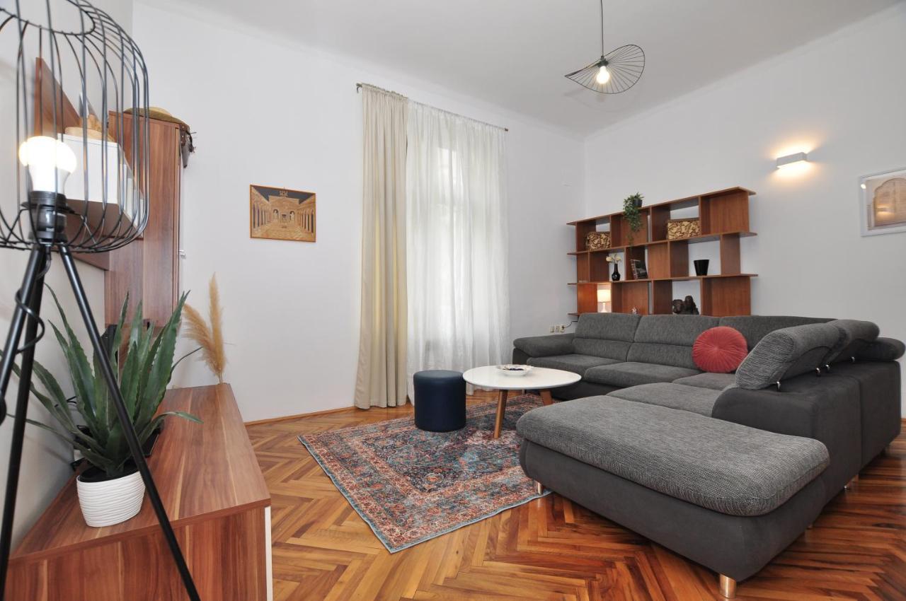 Apartment Moel Split Luaran gambar