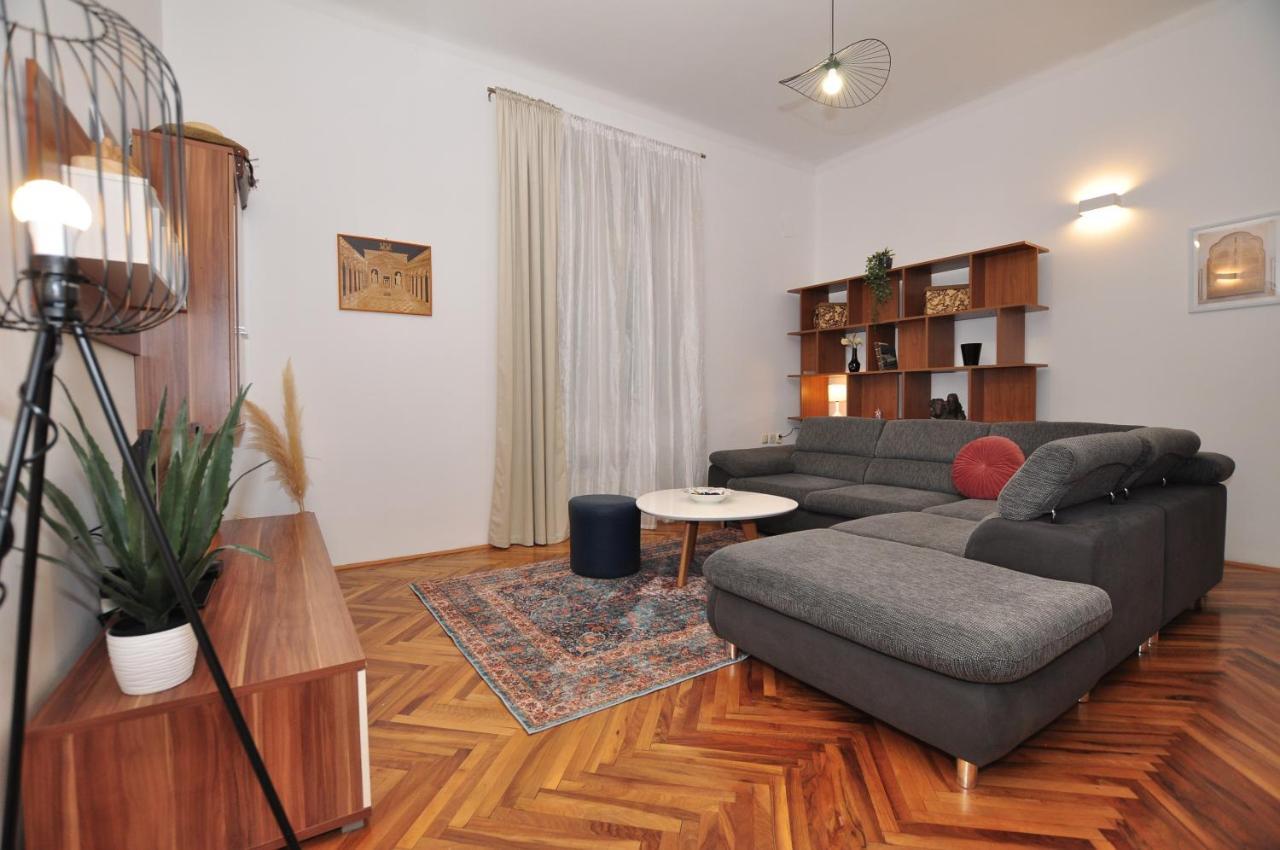 Apartment Moel Split Luaran gambar